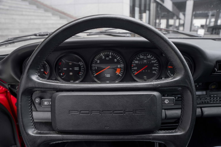 Porsche 911 Carrera 3.2