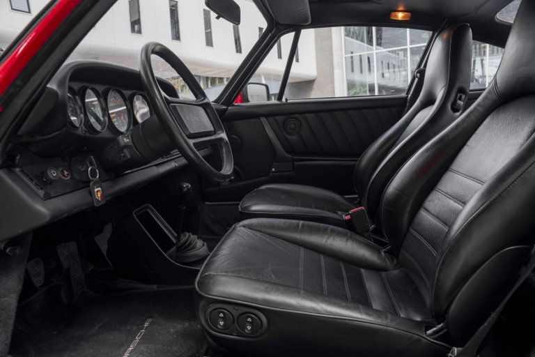 Porsche 911 Carrera 3.2