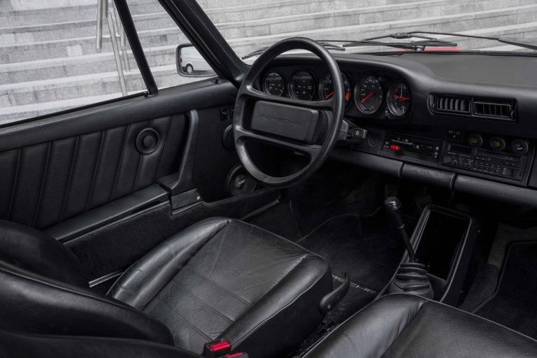 Porsche 911 Carrera 3.2