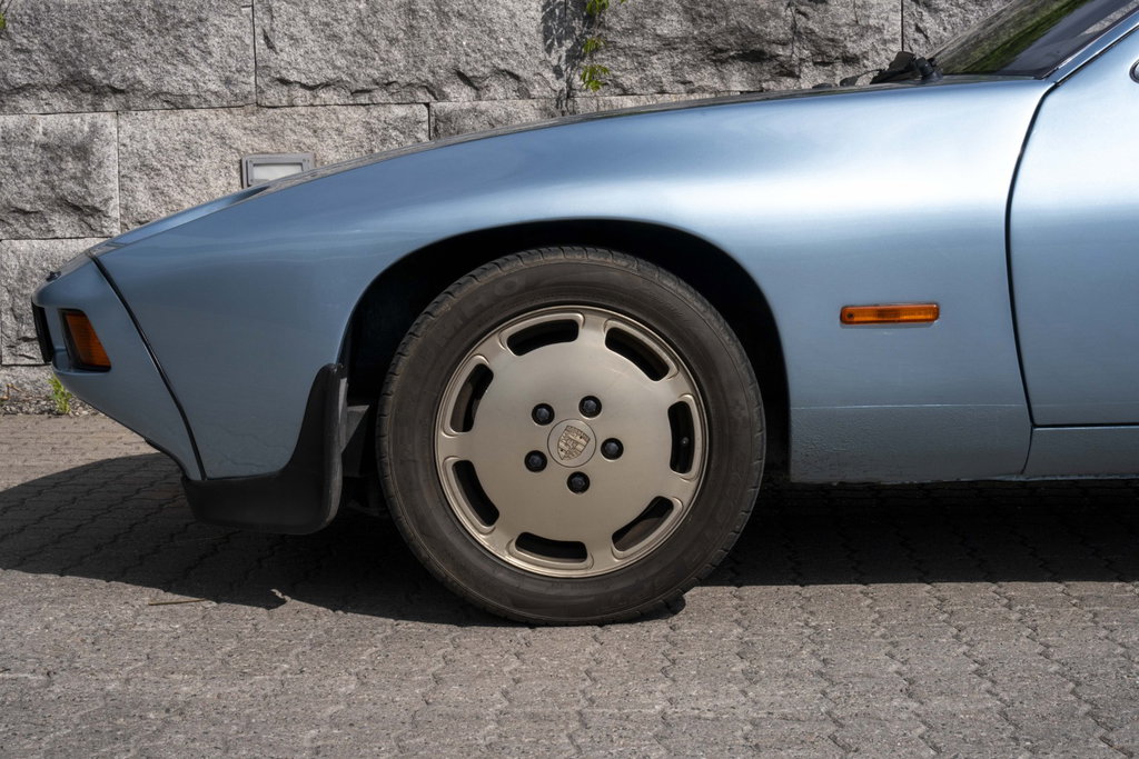 Porsche 928 S