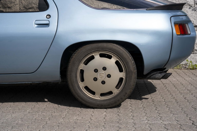 Porsche 928 S