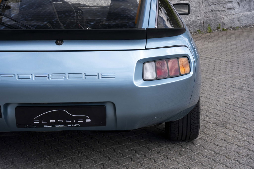 Porsche 928 S