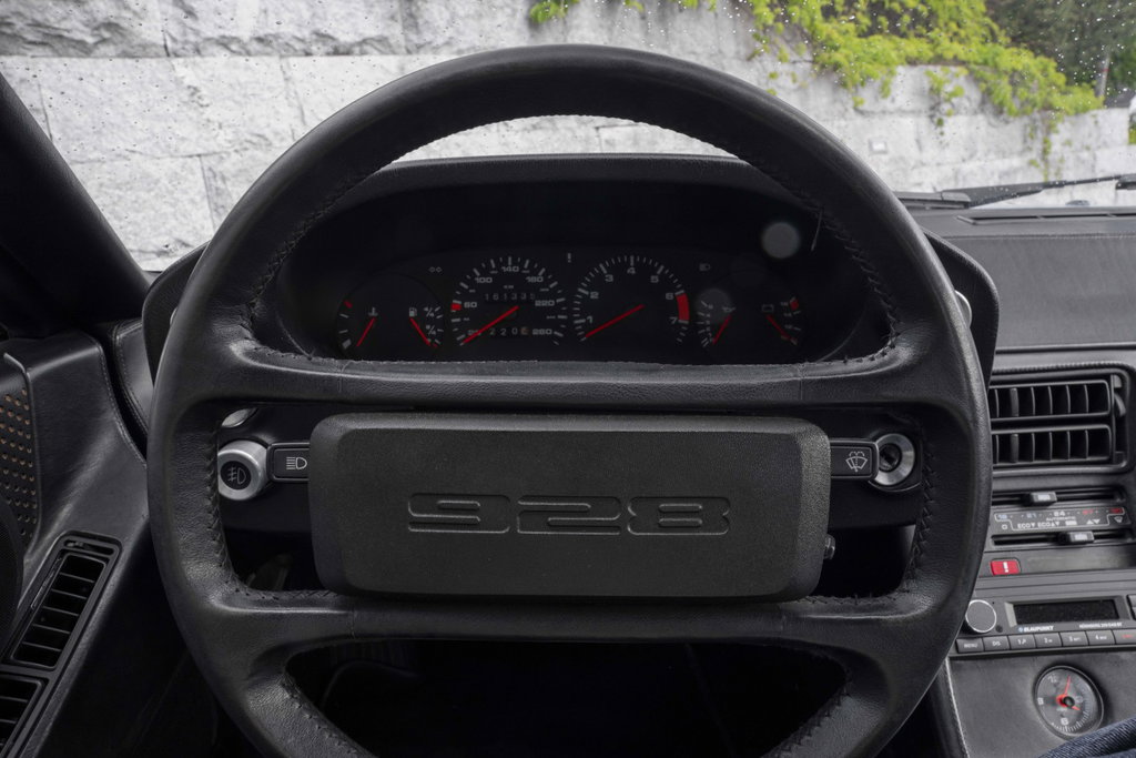 Porsche 928 S