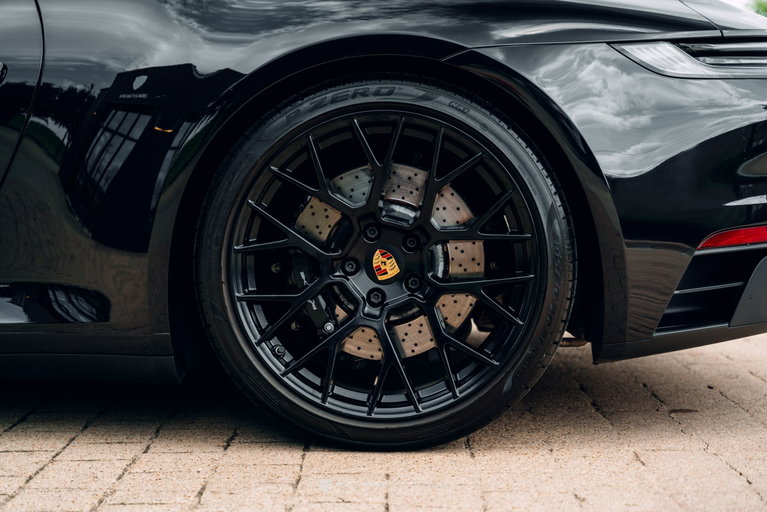 Porsche 992 Carrera GTS