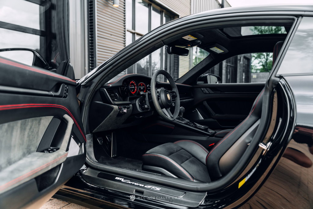 Porsche 992 Carrera GTS