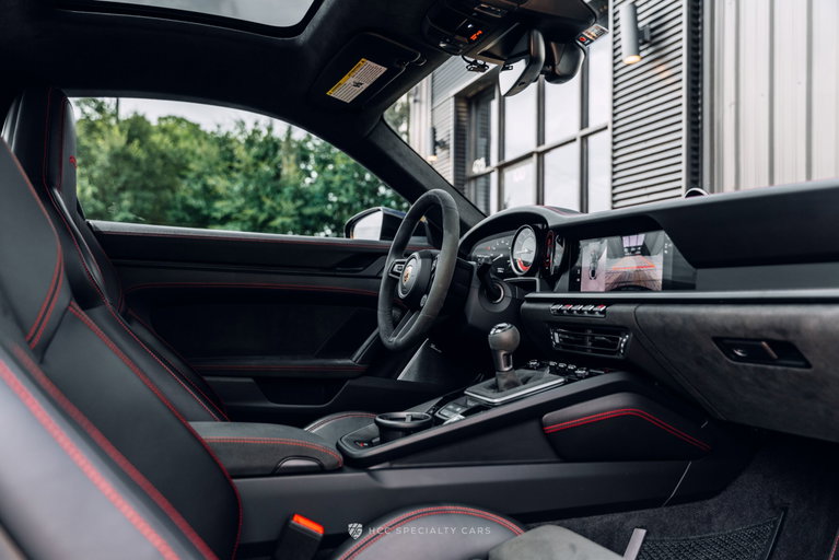 Porsche 992 Carrera GTS
