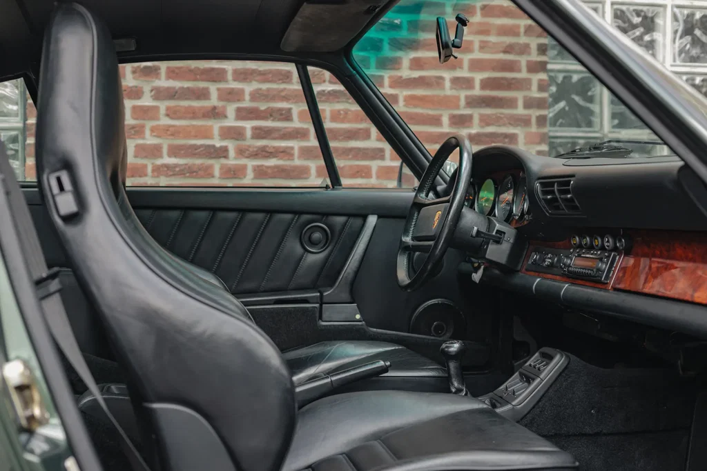 Porsche 964 Carrera 4