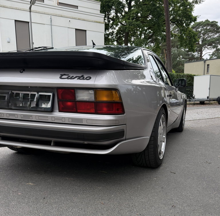 Porsche 944 Turbo S Coupé