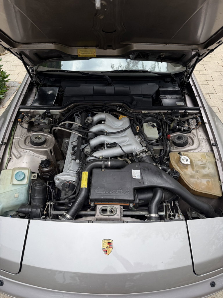 Porsche 944 Turbo S Coupé
