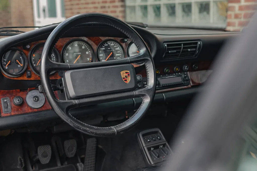 Porsche 964 Carrera 4