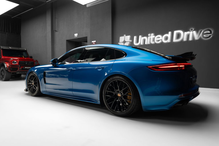 Porsche Panamera 4S