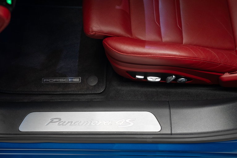 Porsche Panamera 4S