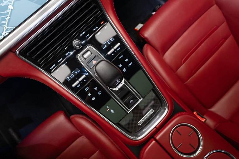 Porsche Panamera 4S