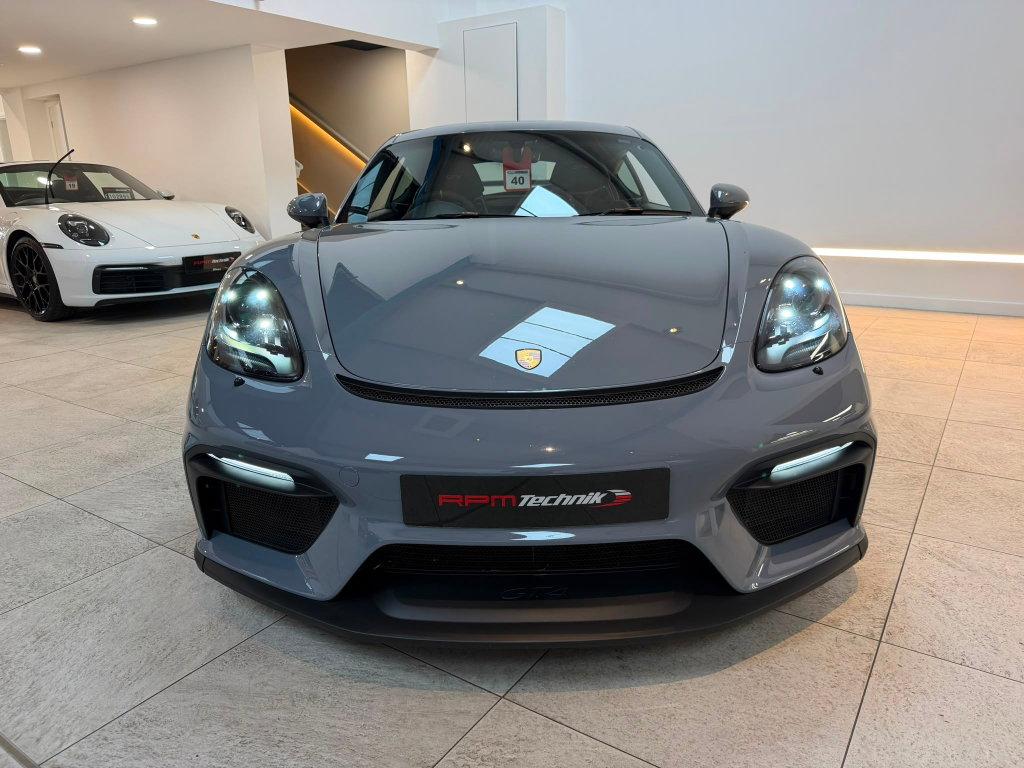 Porsche 718 Cayman GT4