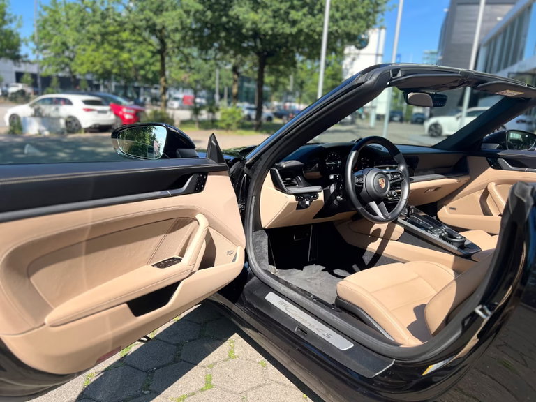 Porsche 992 Carrera 4S