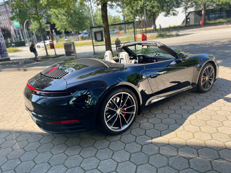 Porsche 992 Carrera 4S