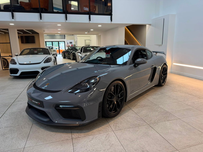 Porsche 718 Cayman GT4