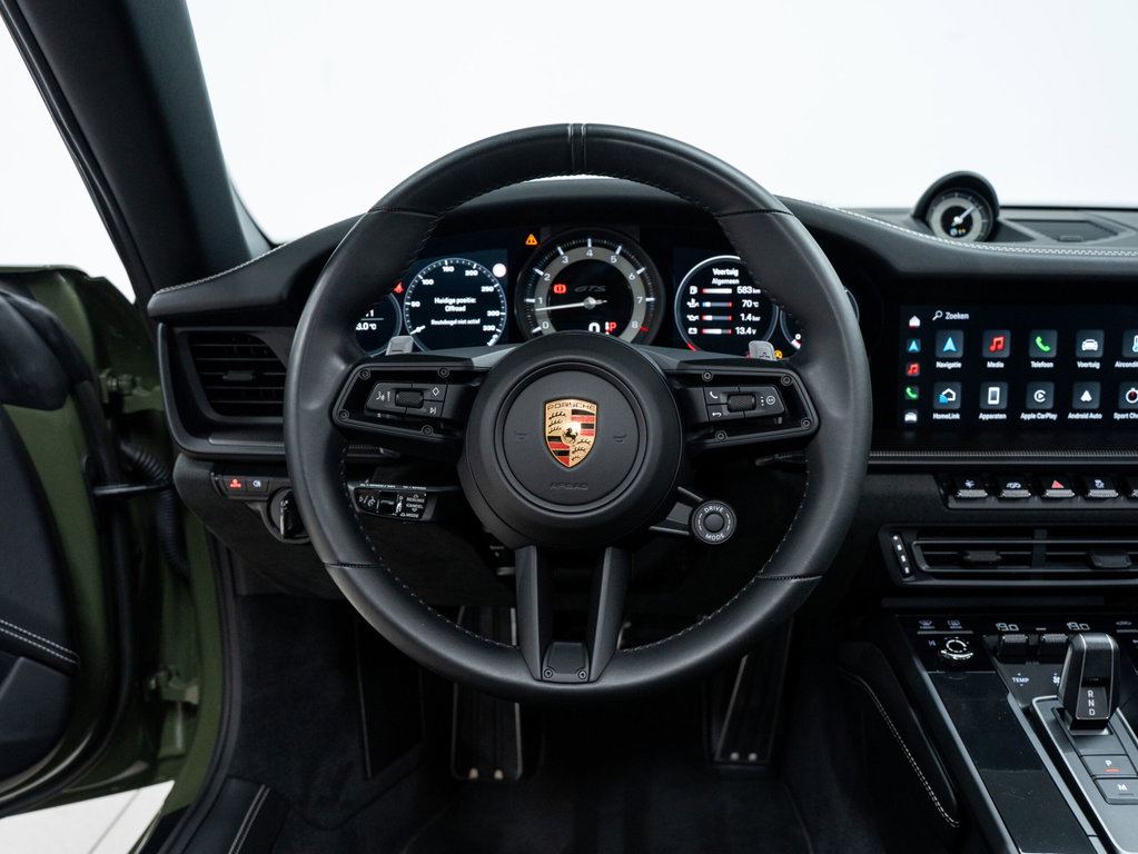 Porsche 992 Carrera 4 GTS
