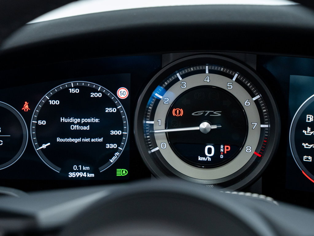 Porsche 992 Carrera 4 GTS