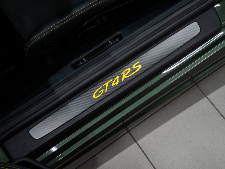 Porsche 718 Cayman GT4 RS