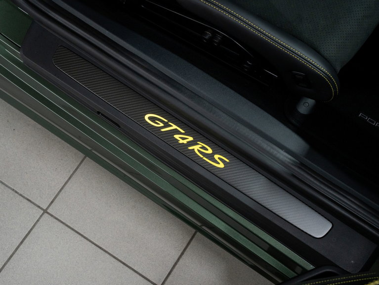 Porsche 718 Cayman GT4 RS