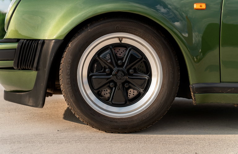 Porsche 911 Turbo 3.3