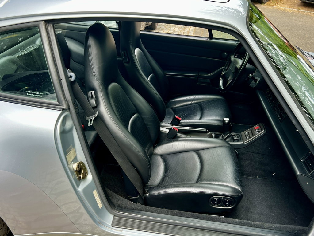 Porsche 993 Carrera 4