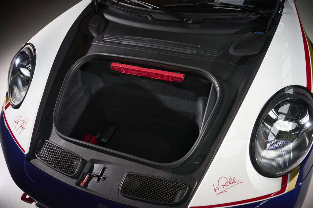 Porsche 911 Dakar