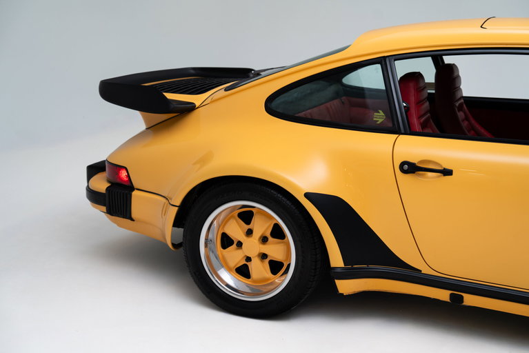 Porsche 911 Turbo 3.3 (US)