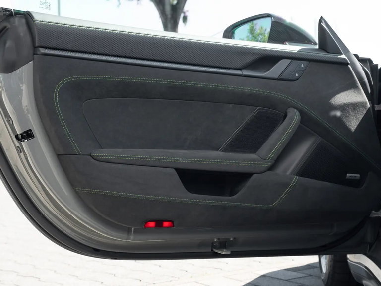 Porsche 992 GT3 Touring