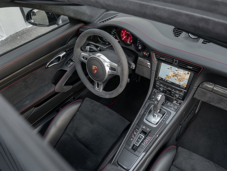 Porsche 991 Carrera 4 GTS