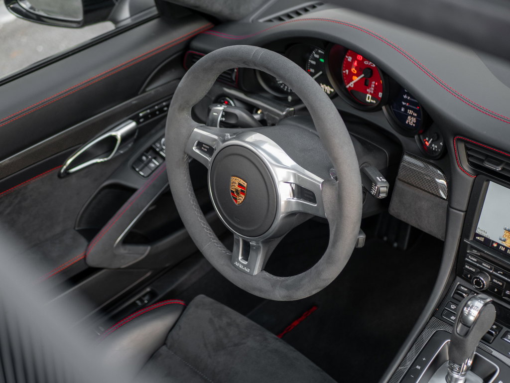 Porsche 991 Carrera 4 GTS