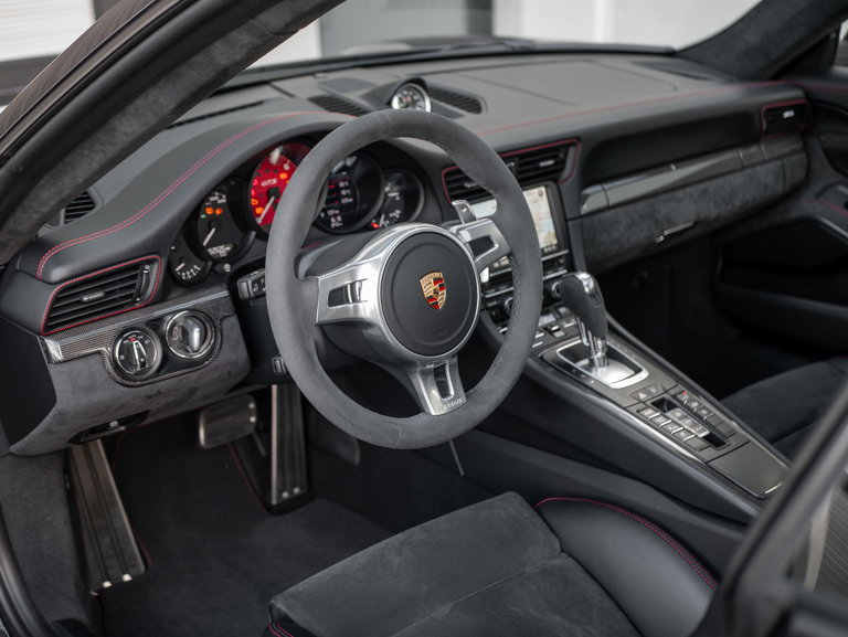 Porsche 991 Carrera 4 GTS