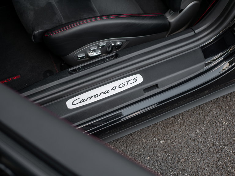 Porsche 991 Carrera 4 GTS
