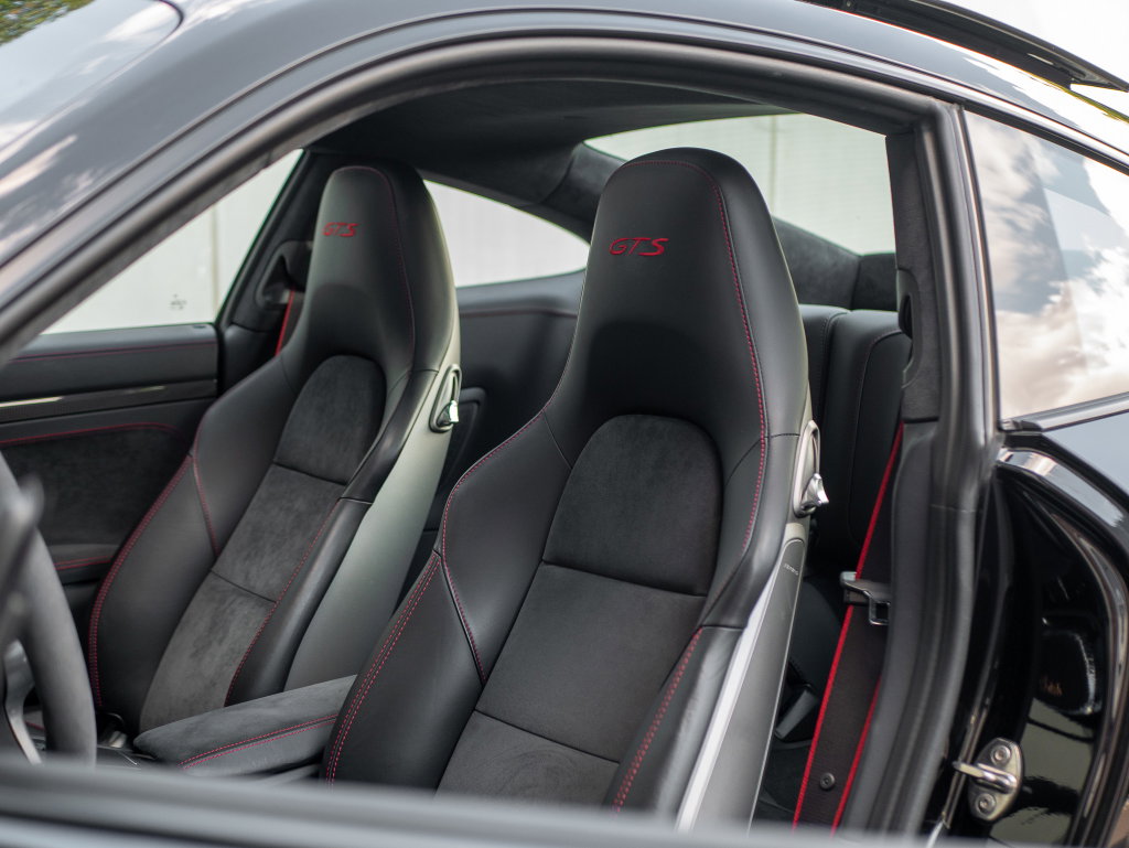 Porsche 991 Carrera 4 GTS