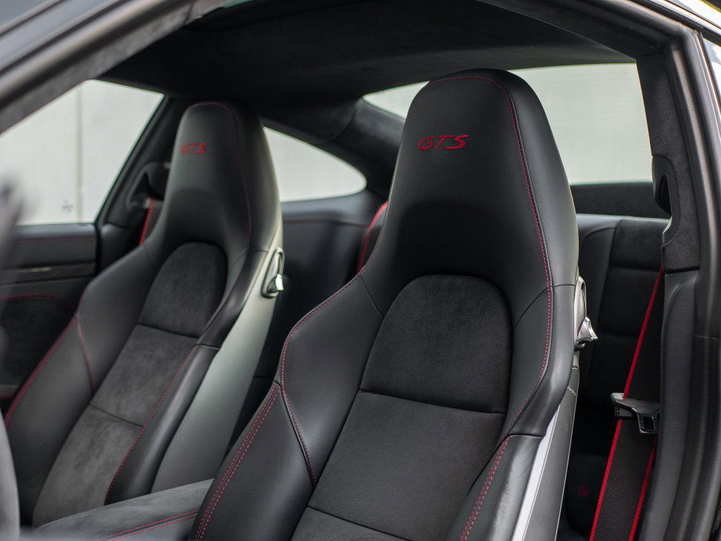 Porsche 991 Carrera 4 GTS