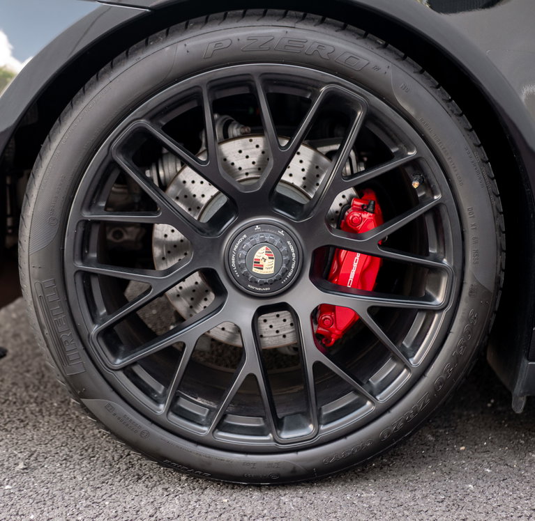 Porsche 991 Carrera 4 GTS