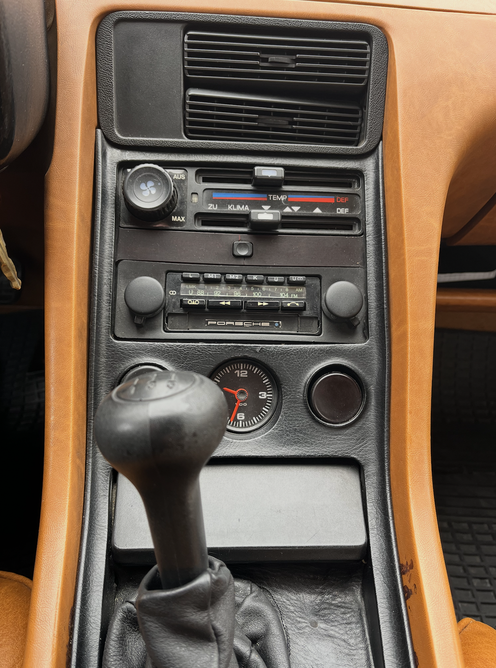 Porsche 928