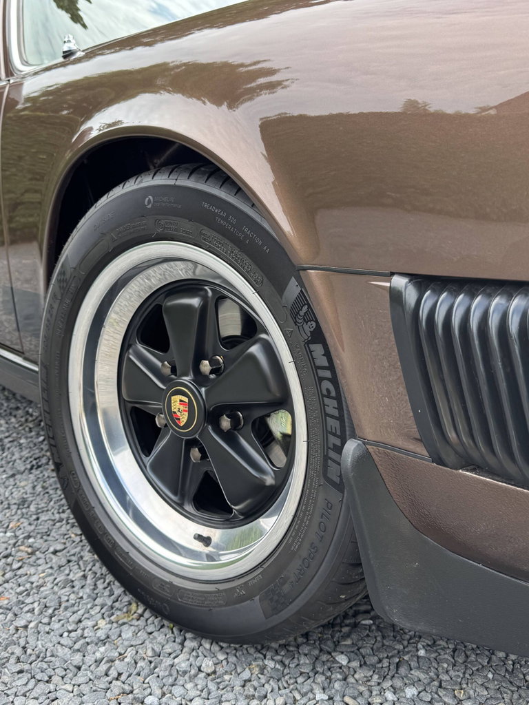Porsche 911 Carrera 3.0
