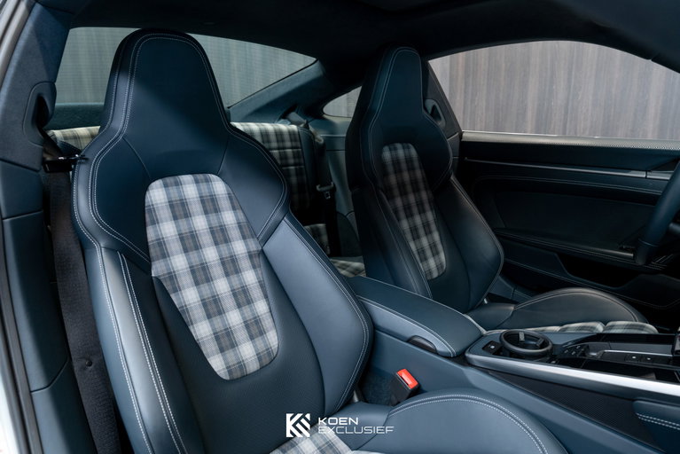 Porsche 992 Carrera 4S