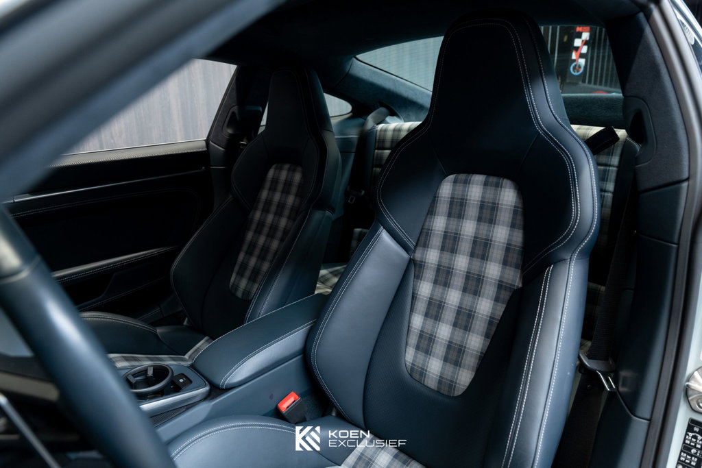 Porsche 992 Carrera 4S