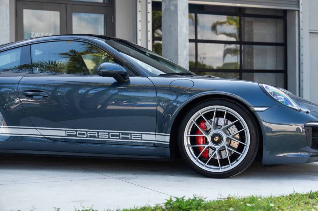 Porsche 991.2 Carrera GTS