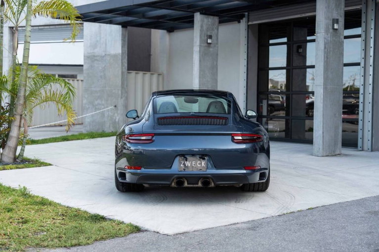 Porsche 991.2 Carrera GTS