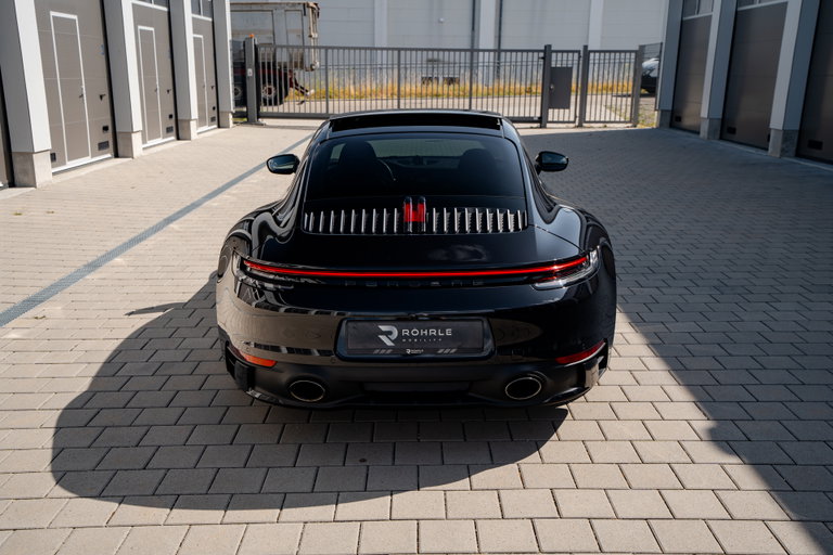 Porsche 992 Carrera 4S