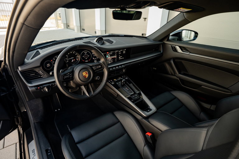 Porsche 992 Carrera 4S