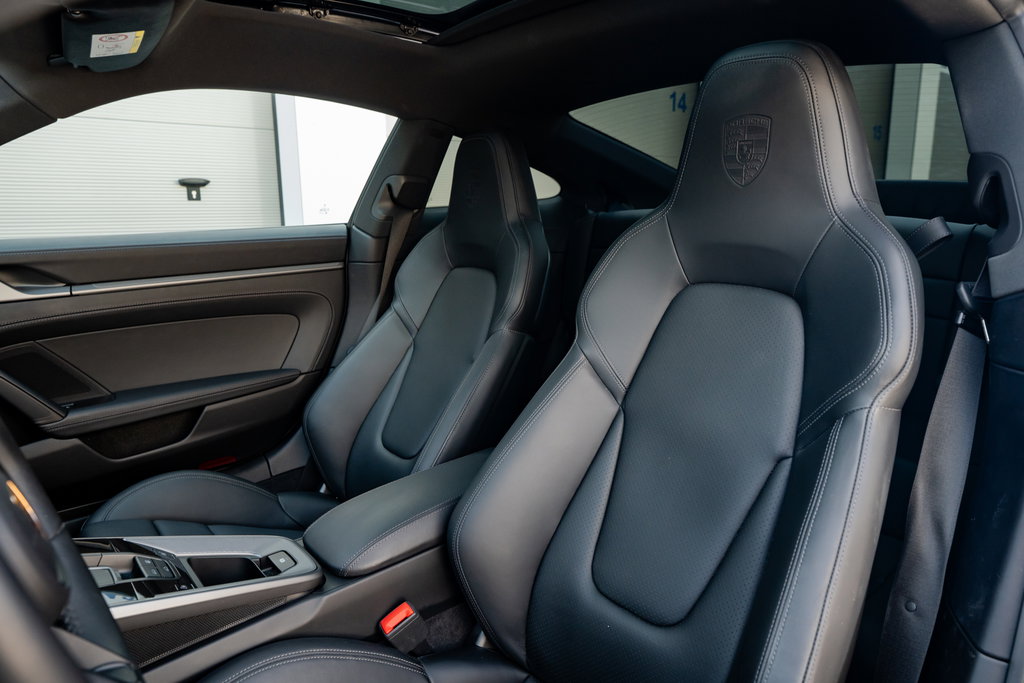 Porsche 992 Carrera 4S