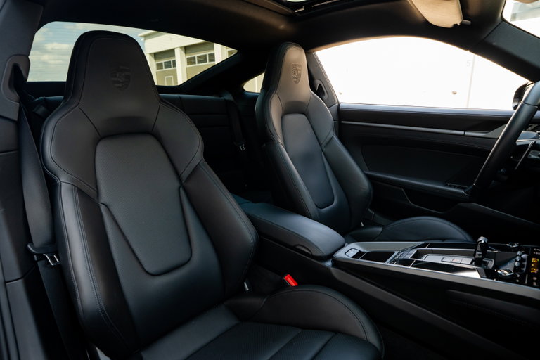 Porsche 992 Carrera 4S