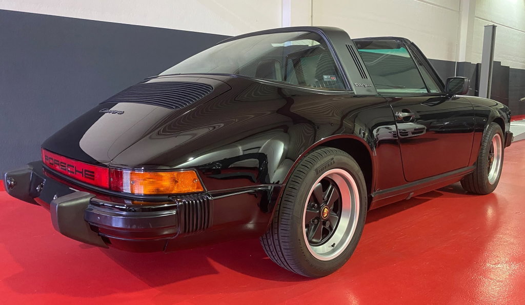 Porsche 911 Carrera 3.2 (US)