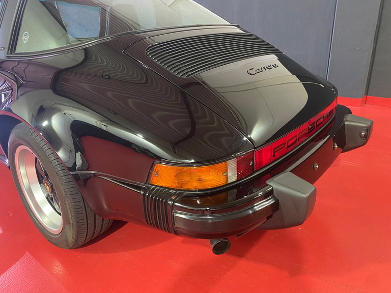 Porsche 911 Carrera 3.2 (US)