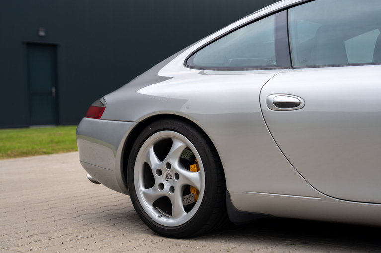 Porsche 996 Carrera